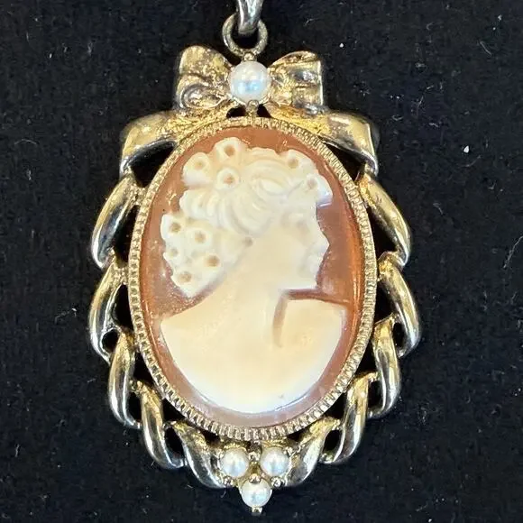 Vintage Sterling Silver Shell Cameo Pendant Necklace 925 Carved Lady Bow Pearl